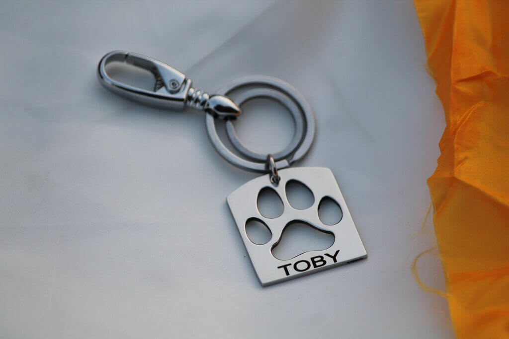 Customized Pet Keychain: Gifts for Someone Who Lost a Pet